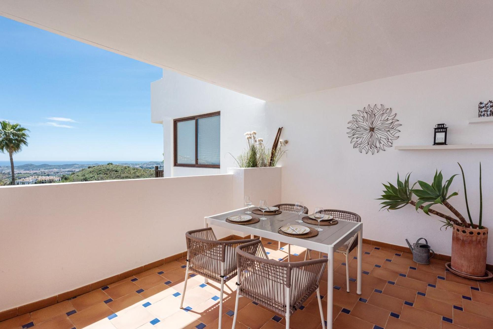 Incredible Apartment With Sea Views And Balcony Михас Экстерьер фото